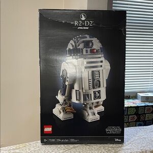 LEGO Star Wars R2-D2 Building Set - White, Black, Gray